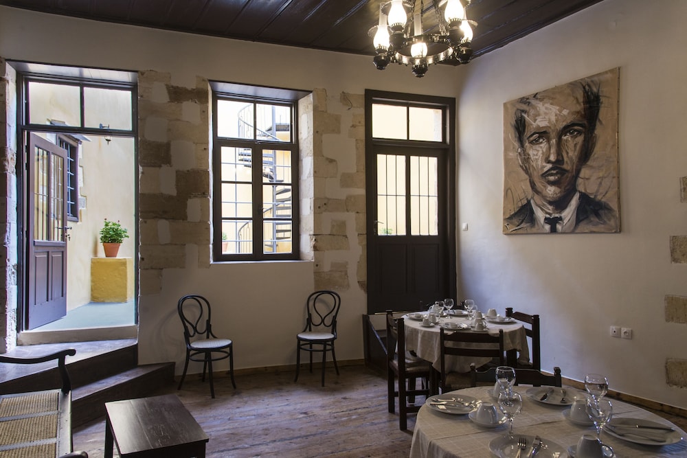 Captain Vasilis Hotel 34/56