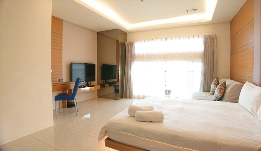 Lj Hotel 12/65