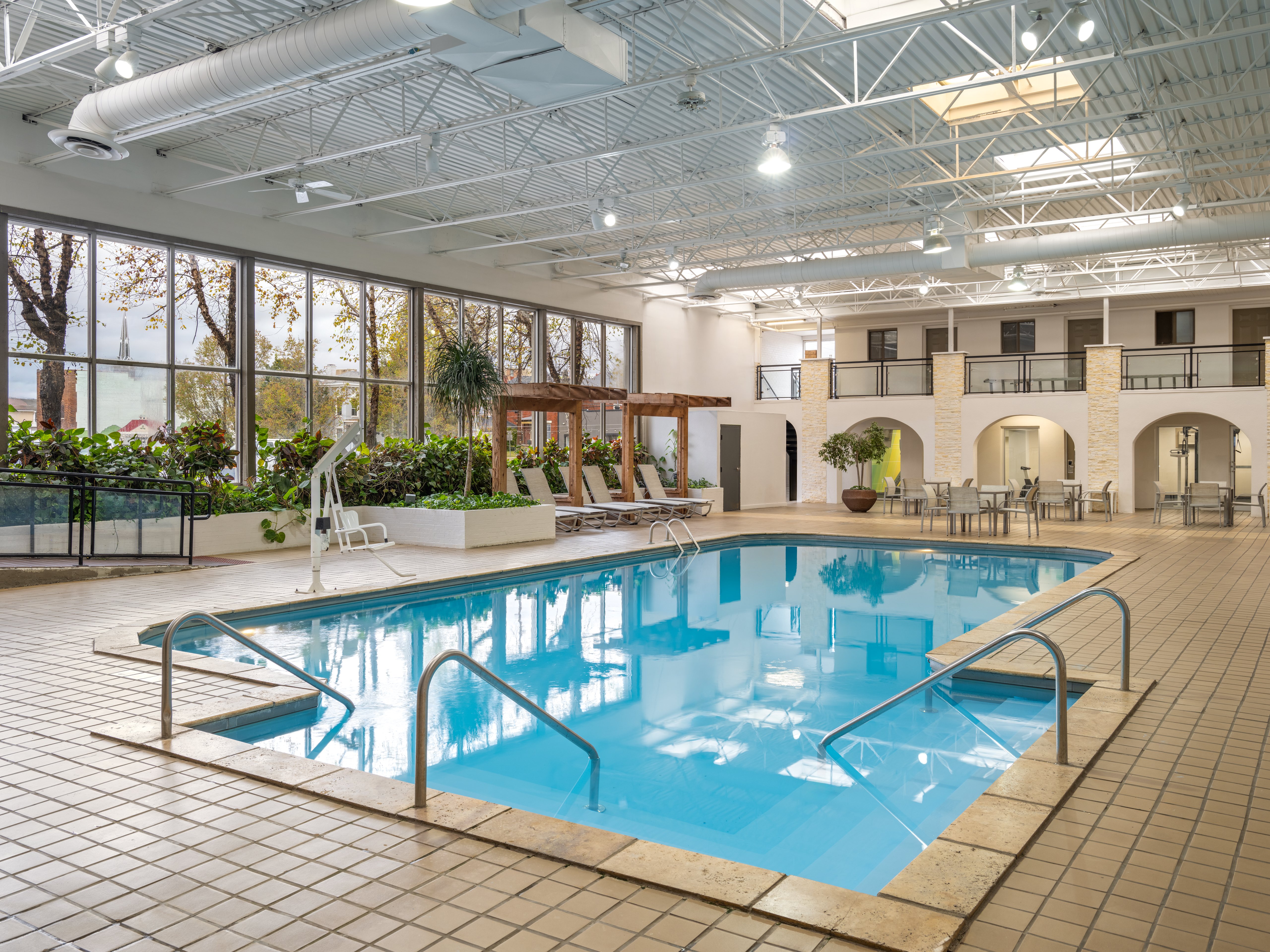 Holiday Inn Portsmouth Downtown 34/66
