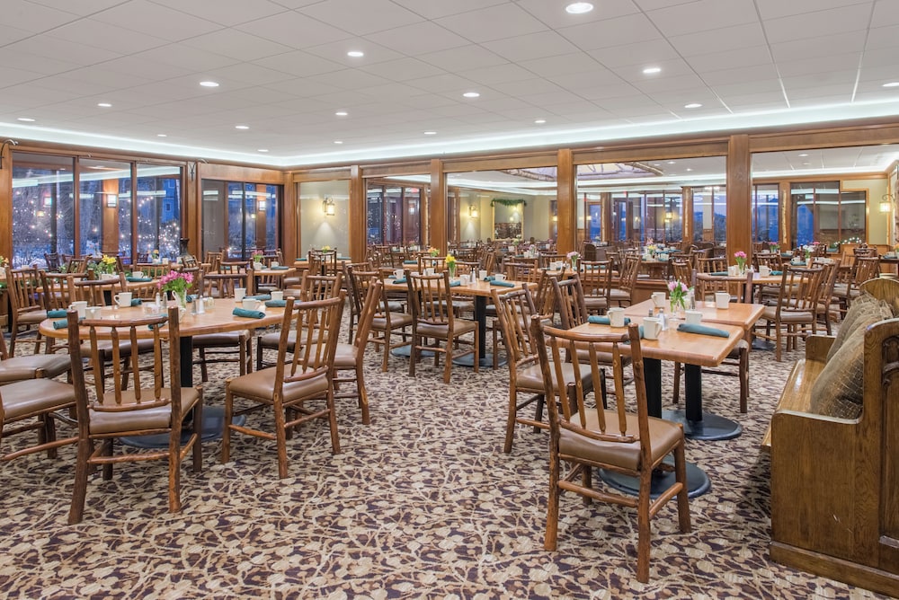 Crowne Plaza Lake Placid 50/67