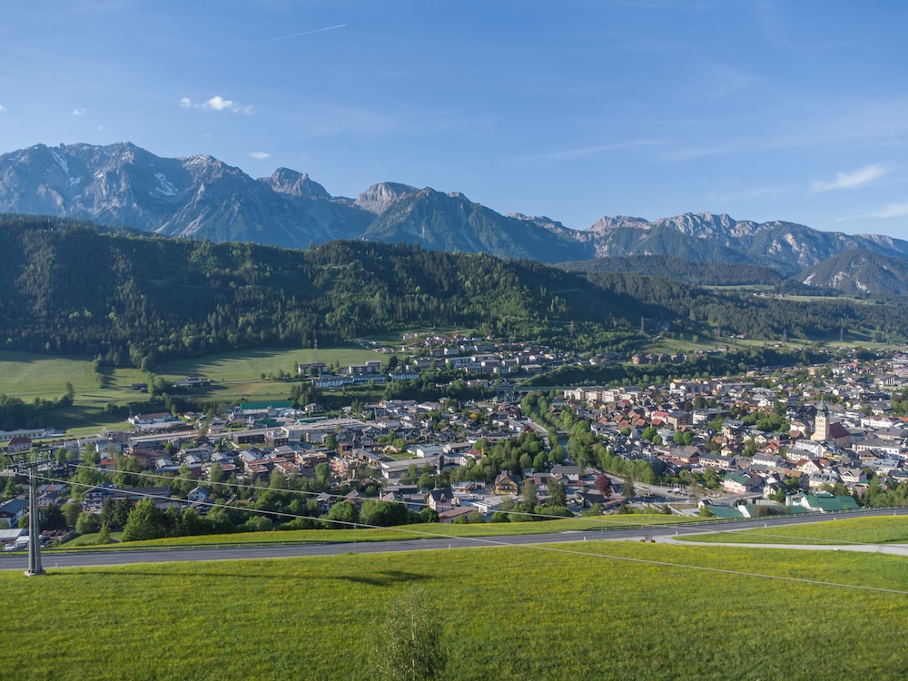 Alpine Club Resort 72/78