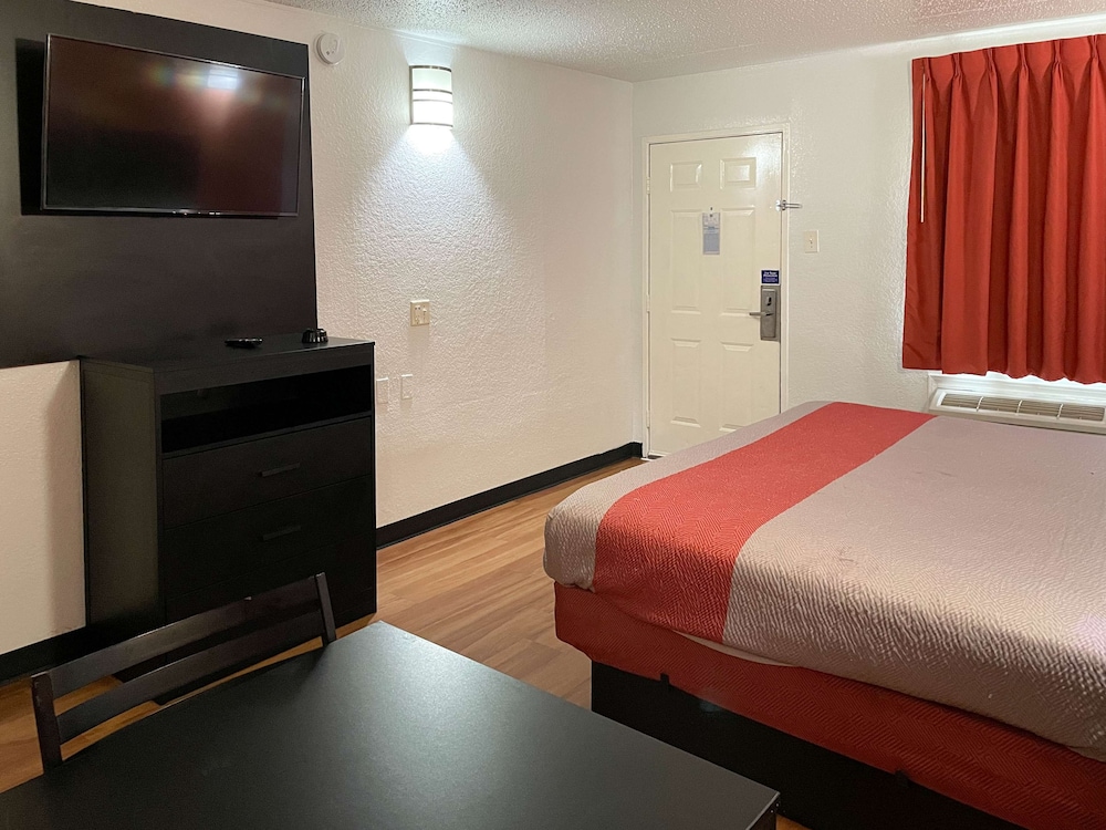 غرفة قياسية بسريرين مزدوجين بمطبخ للمدخنين، Studio6 Houston, TX - Brookhollow 3/5
