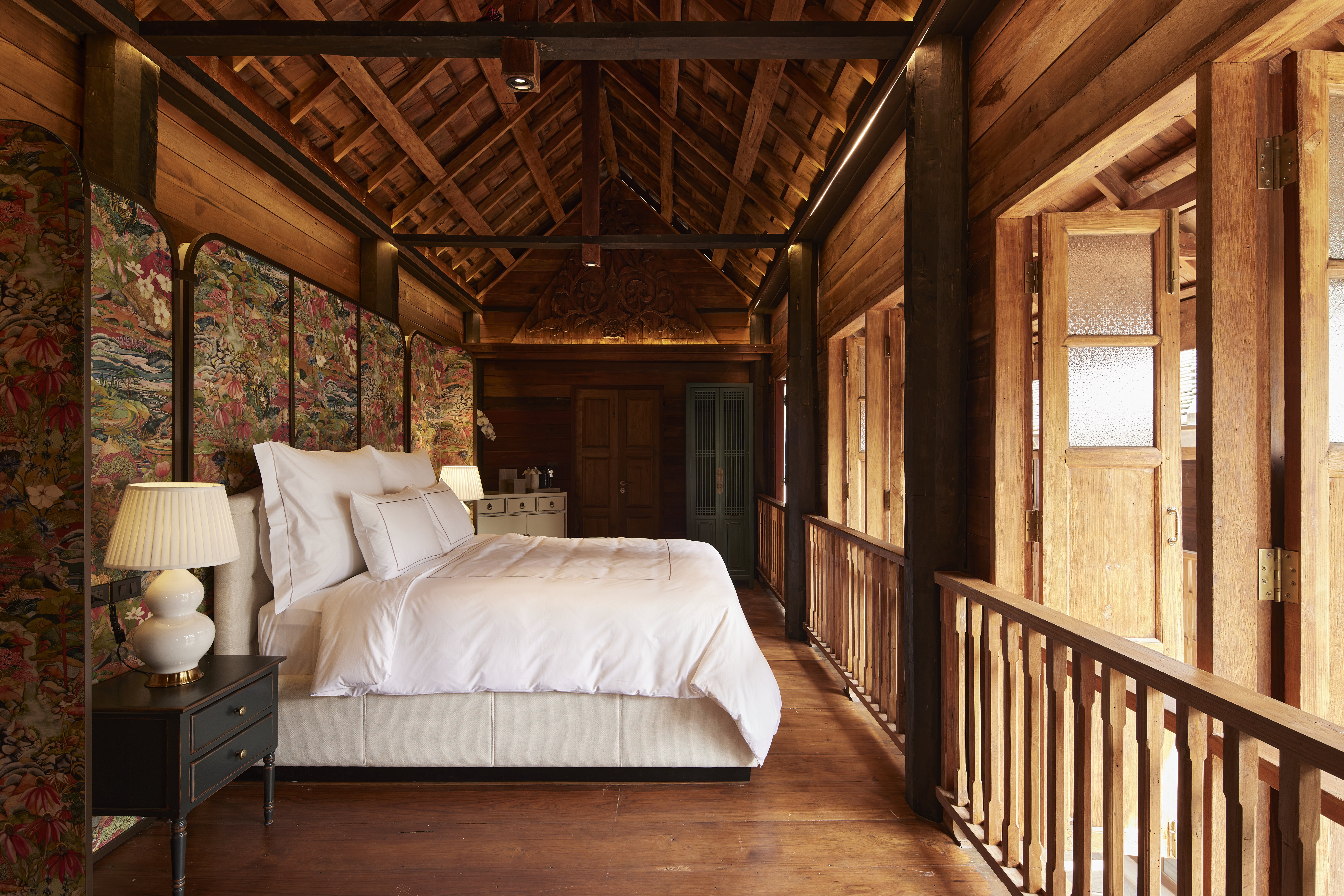 4 BEDROOMS, GOLD, TEAK, VILLA