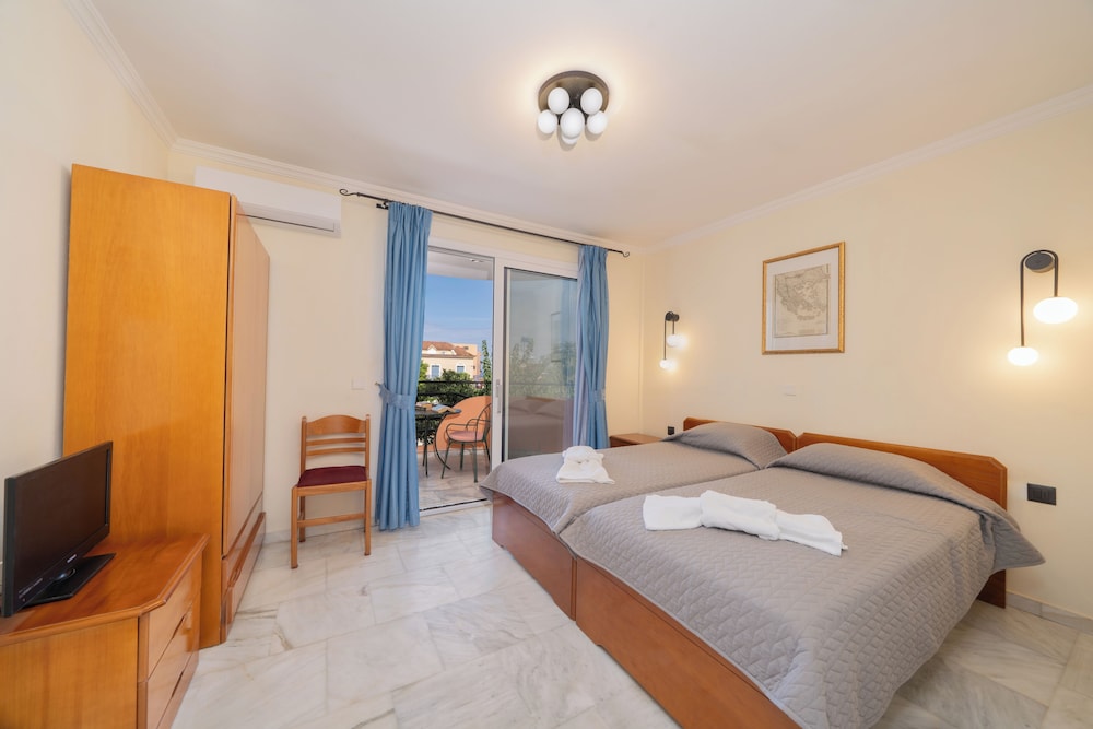 ODYSSEUS PALACE 15/50