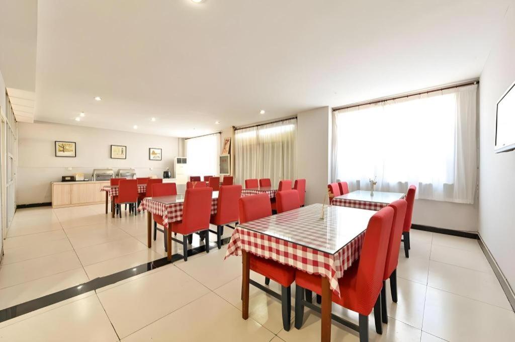 GreenTree Inn Beijing Fengtai District East Avenue Express Hotel 50/62