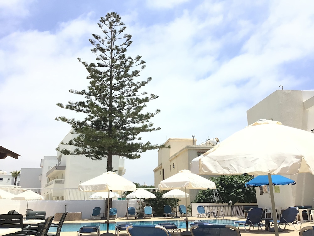 Florea Hotel Apts 37/49