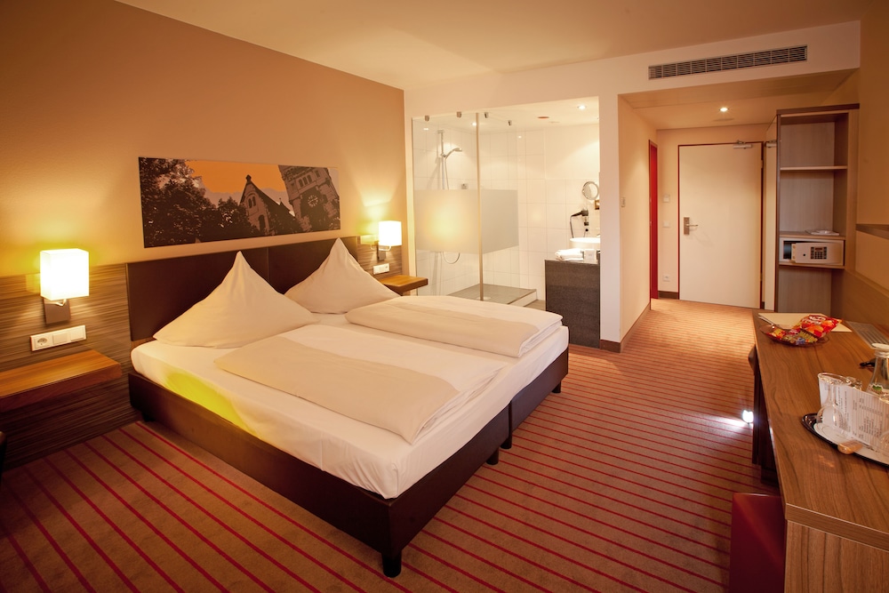 Novina Hotel Tillypark 31/71