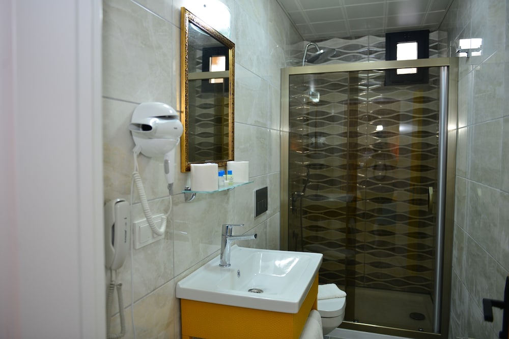 Alara Hotel 38/42