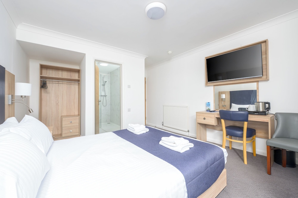 Abbey Lawn Hotel 24/64