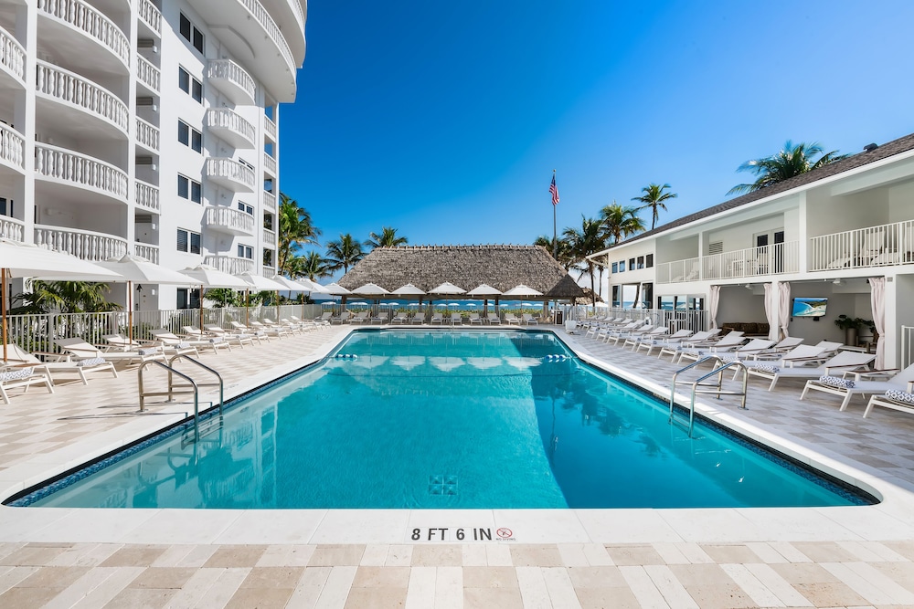 Beachcomber Oceanfront Resort Villas 3/71