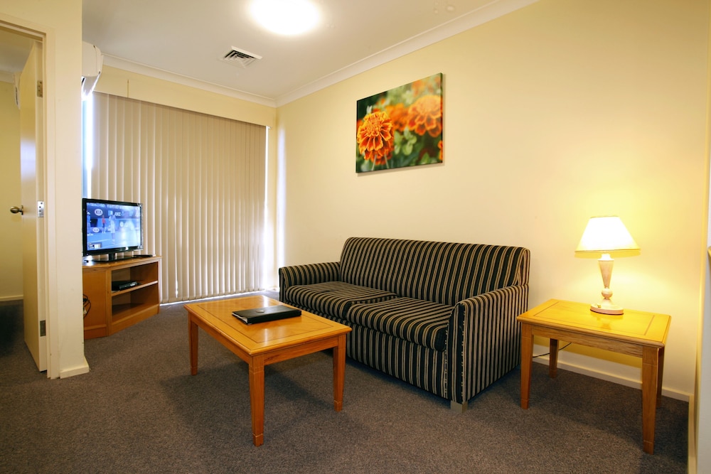 Maclin Lodge 19/36