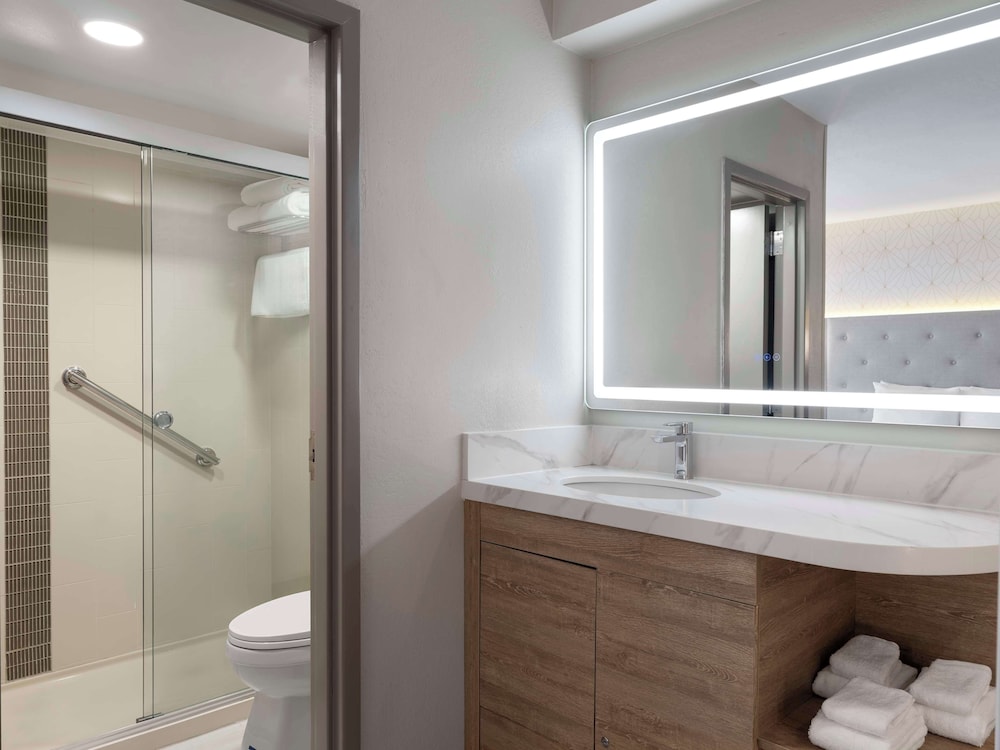 Hyatt Place Kansas City/Overland Park/Metcalf 63/64
