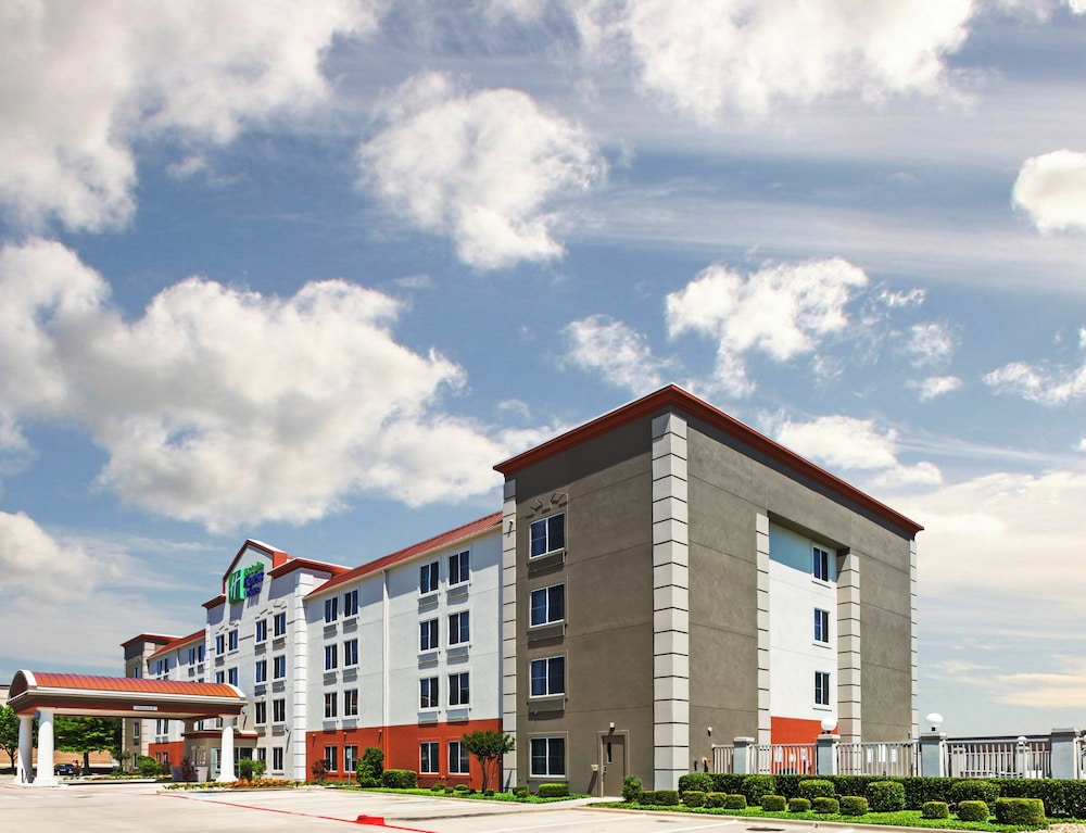 Holiday Inn Express Hotel And Suites Dallas Lewisville 1/69