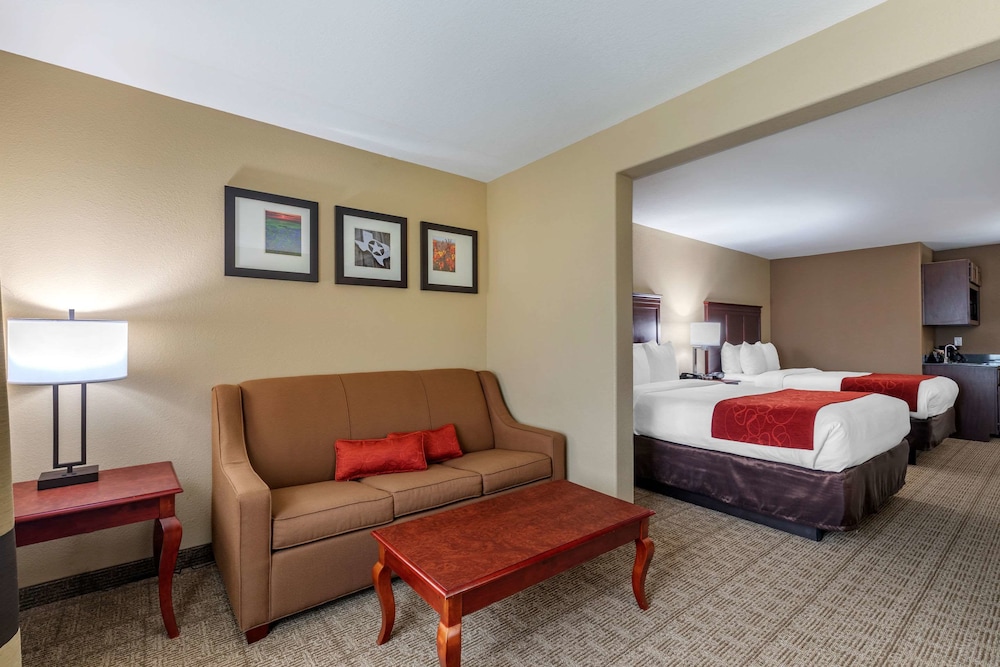 Comfort Suites Ennis TX 23/43
