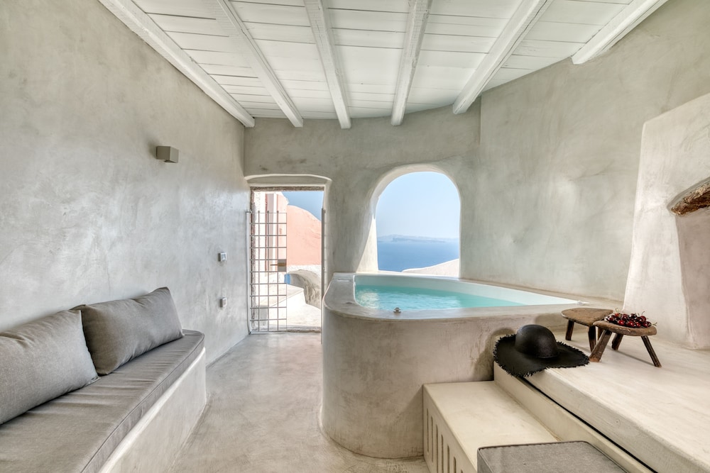 Marble Sun Villa By Caldera Houses 13/39