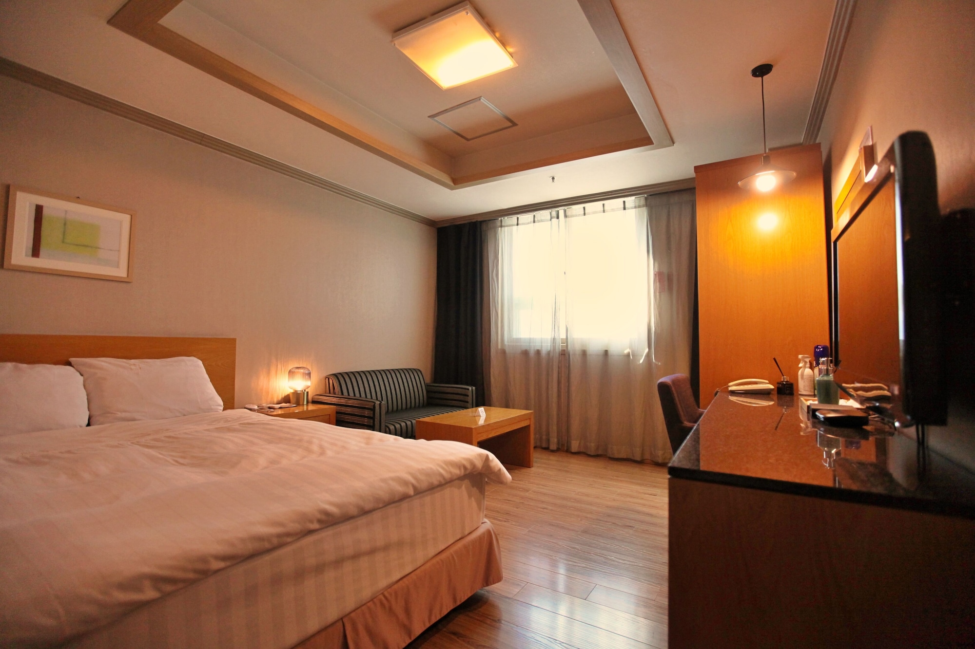 DELUXE, DOUBLE BED