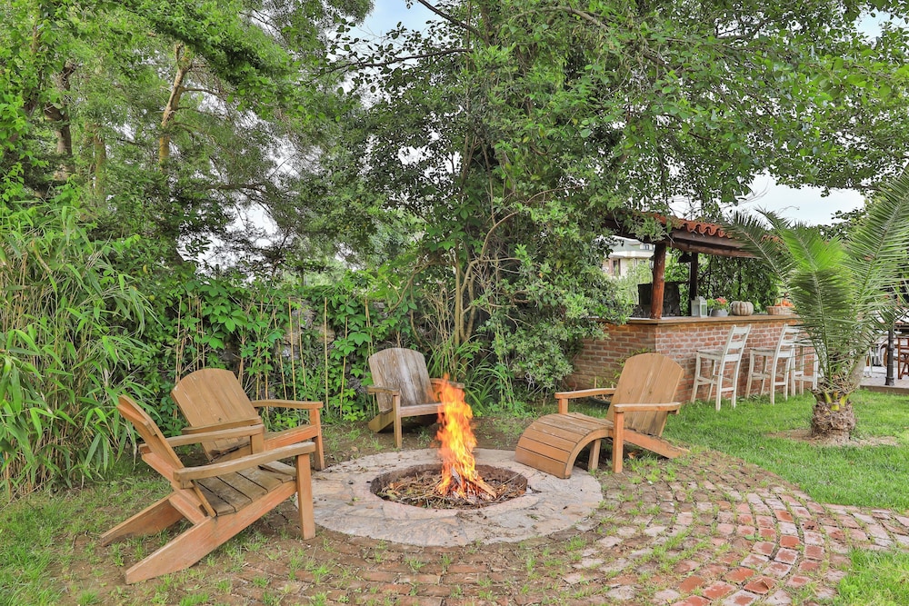 Tranquilla River Lodge - Adults Only 44/50