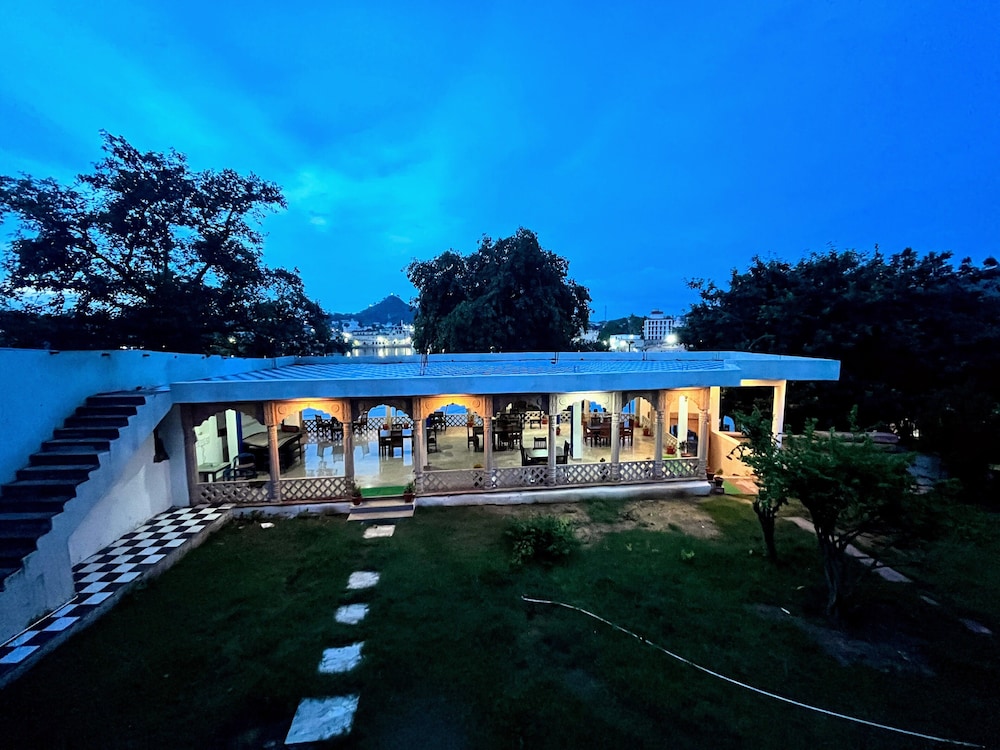 Hotel Radhika Palace Pushkar 40/41