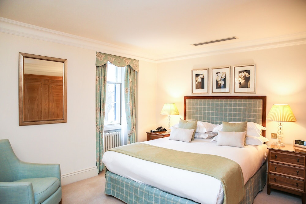 Cheval Hyde Park Gate 18/61