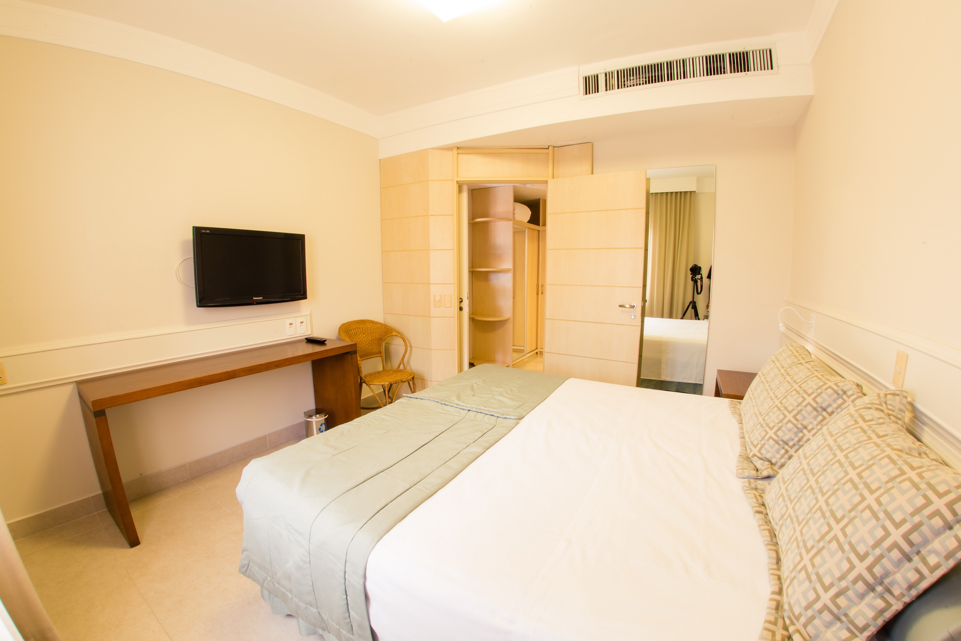 Luxury Side View Suite 1 Double Bed + Sofa Bed or 2 Single Bed + 1 Sofa Bed، Hotel Jurere Beach Village - OFICIAL 2/3