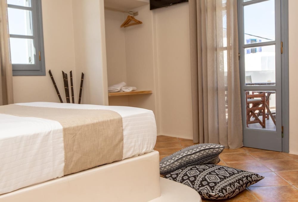 Ampelos Inn 28/47