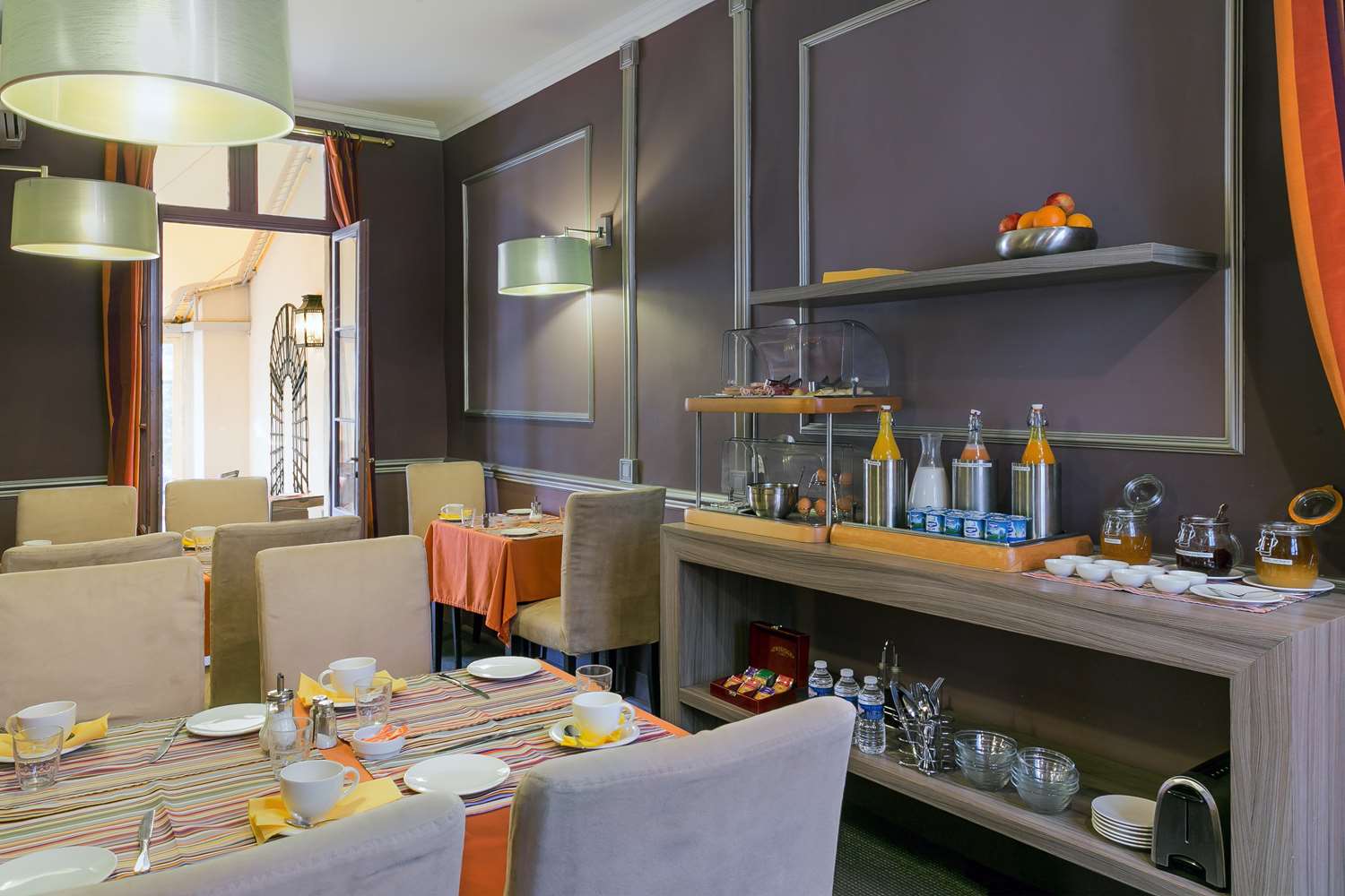 restaurant cafeteria