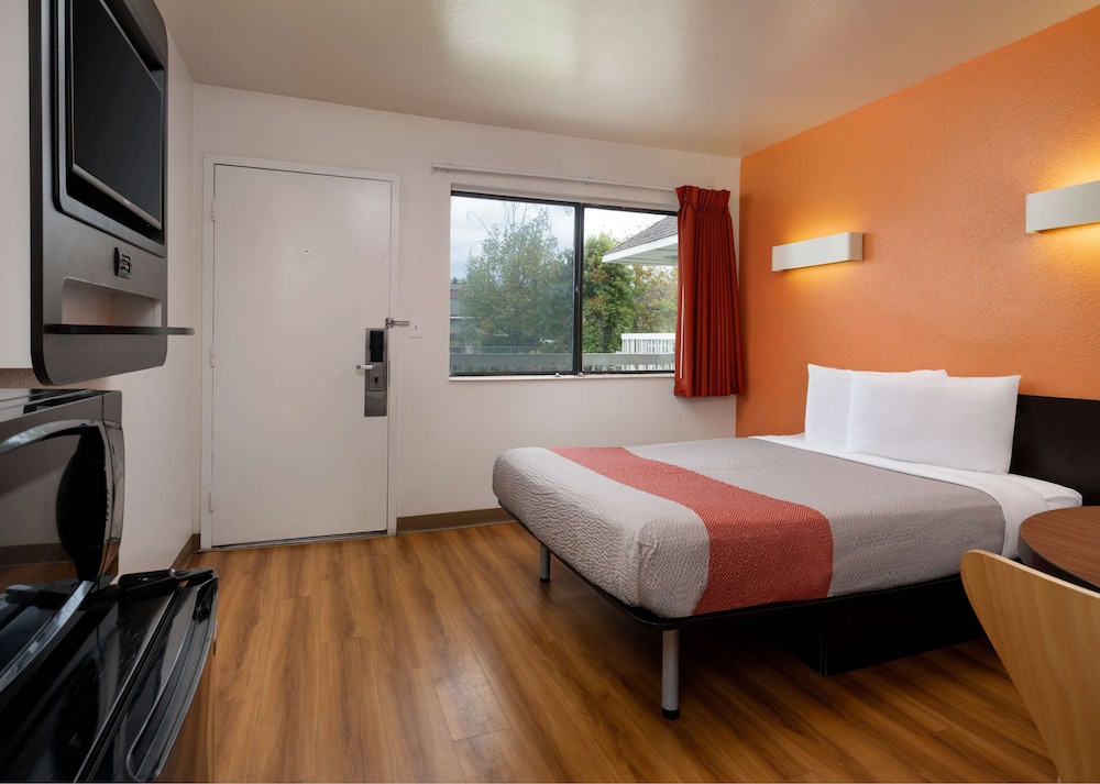 Motel6 Pismo Beach, CA 21/61