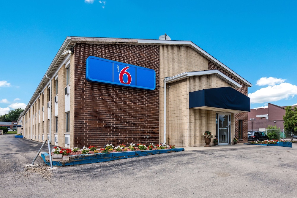Motel6 Madison, WI - East 1/55
