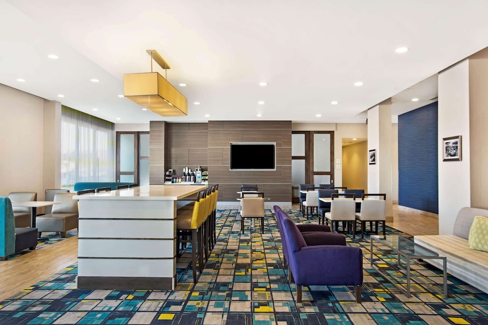 La Quinta Inn And Suites Page At Lake Powell 41/51