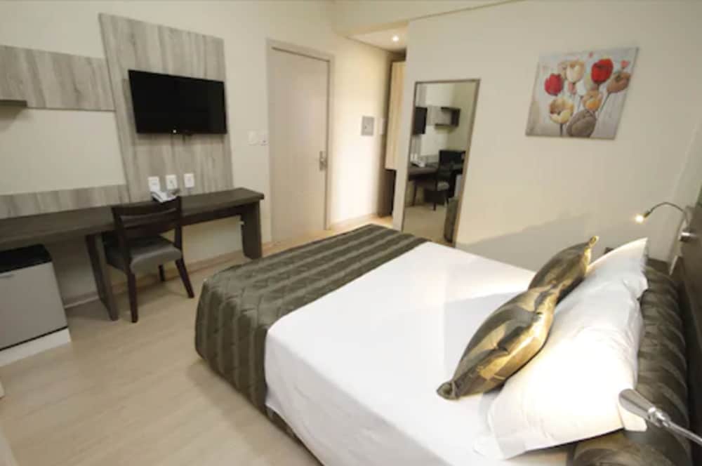 DELUXE, DOUBLE BED