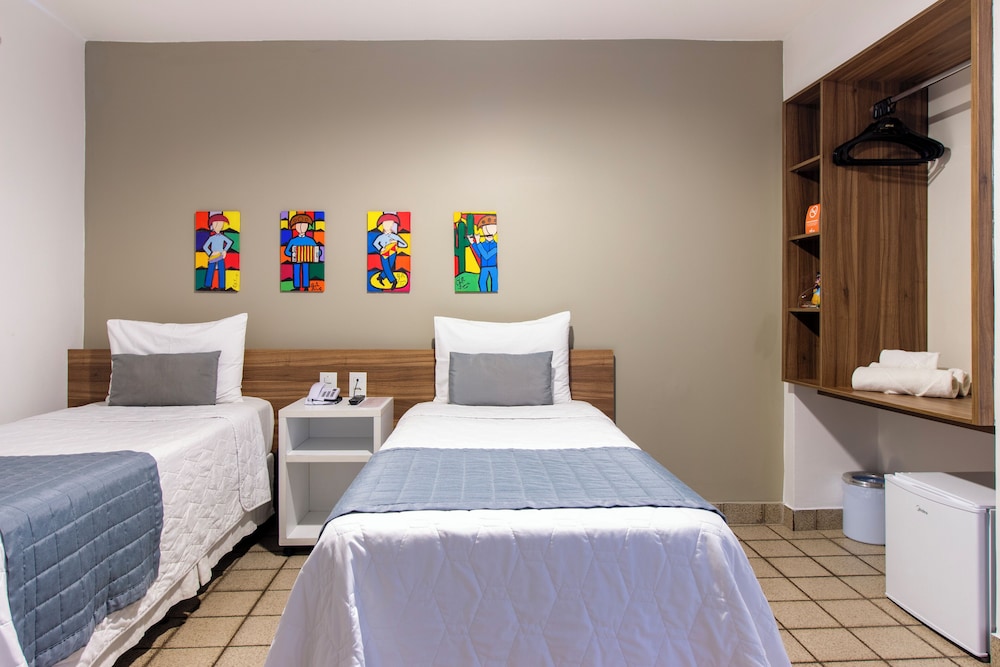 Deluxe, Twin Beds