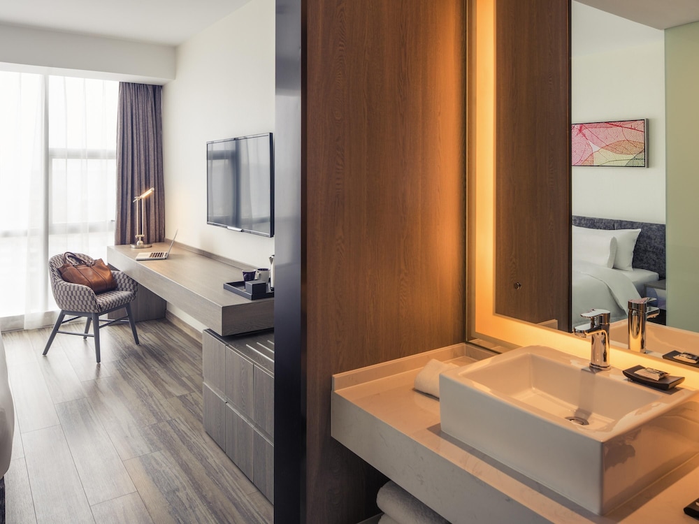 Mercure Shanghai Hongqiao South 95/96