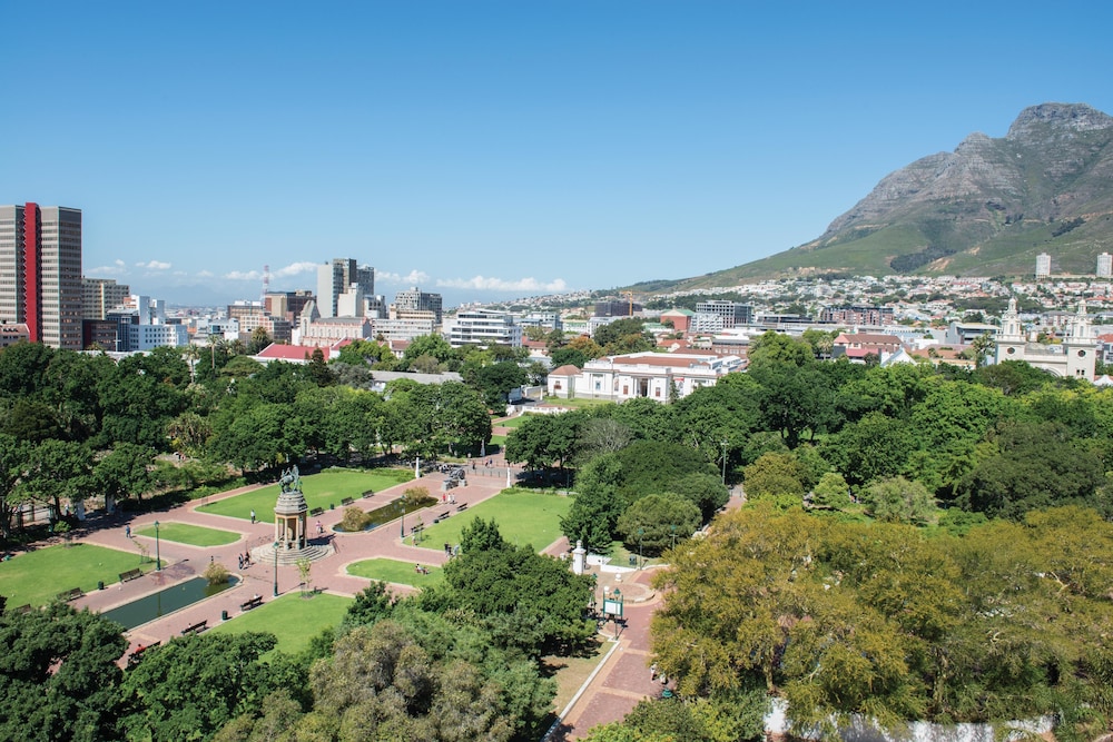 Cape Town Hollow Boutique Hotel 61/66