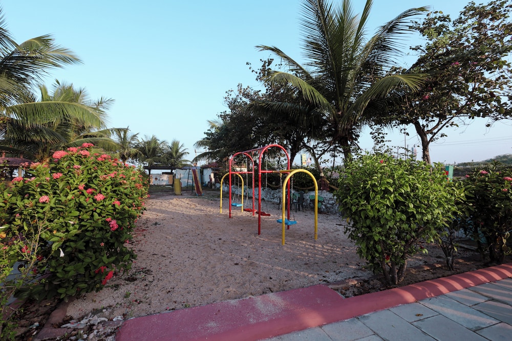 Goverdhan Greens Resort Dwarka 36/50