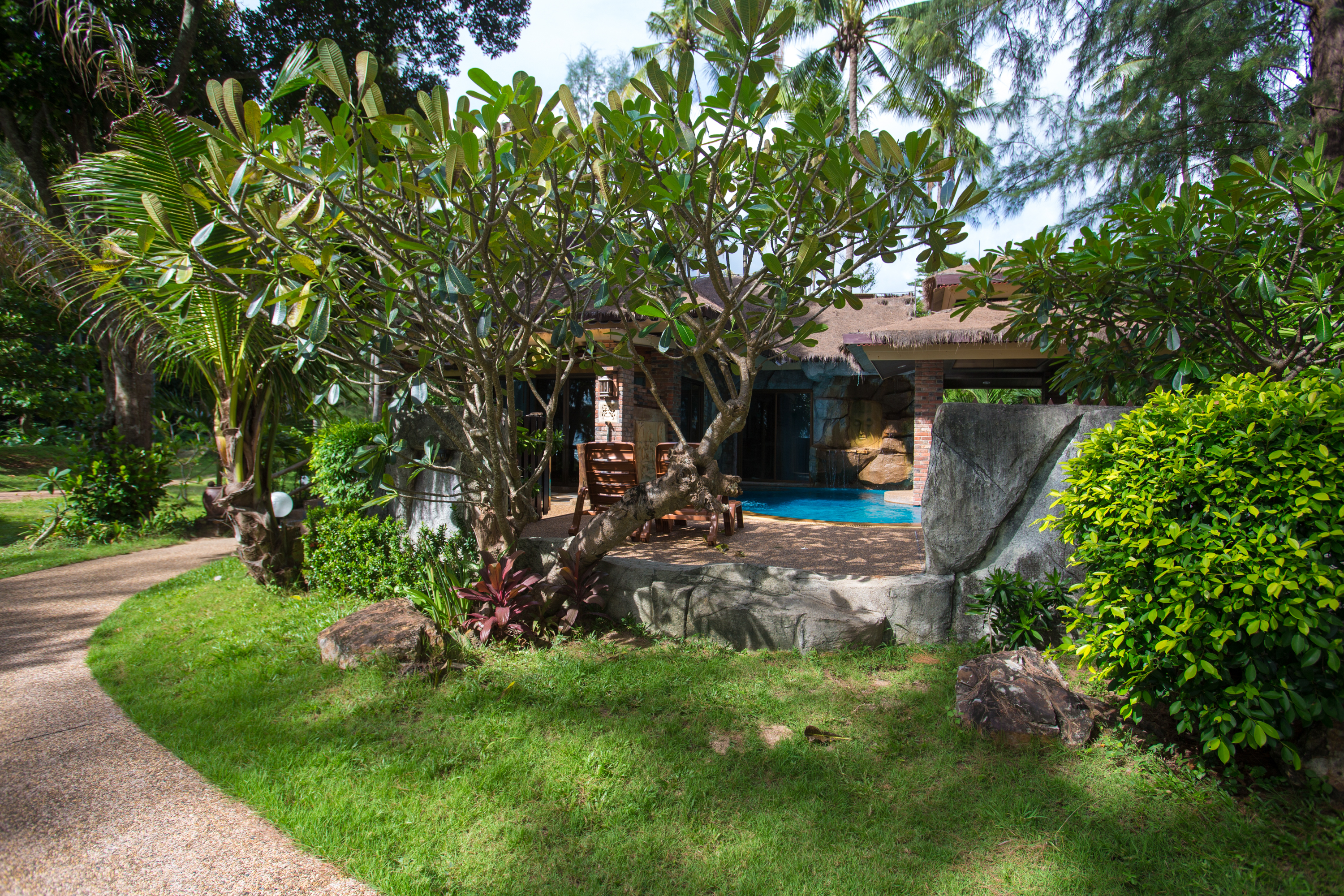 Hotel and Beach Bungalow at Lanta Resort 43/55
