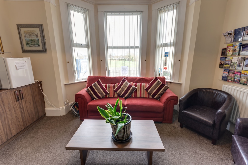 Sportsview Guest House 47/61