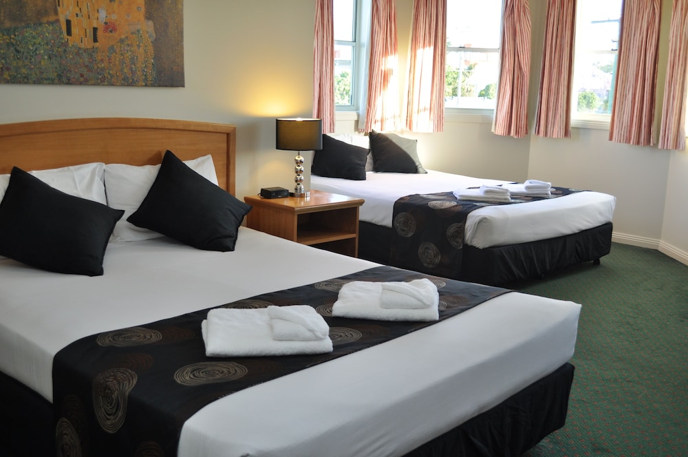 MEADOWBROOK HOTEL BRISBANE 11/40