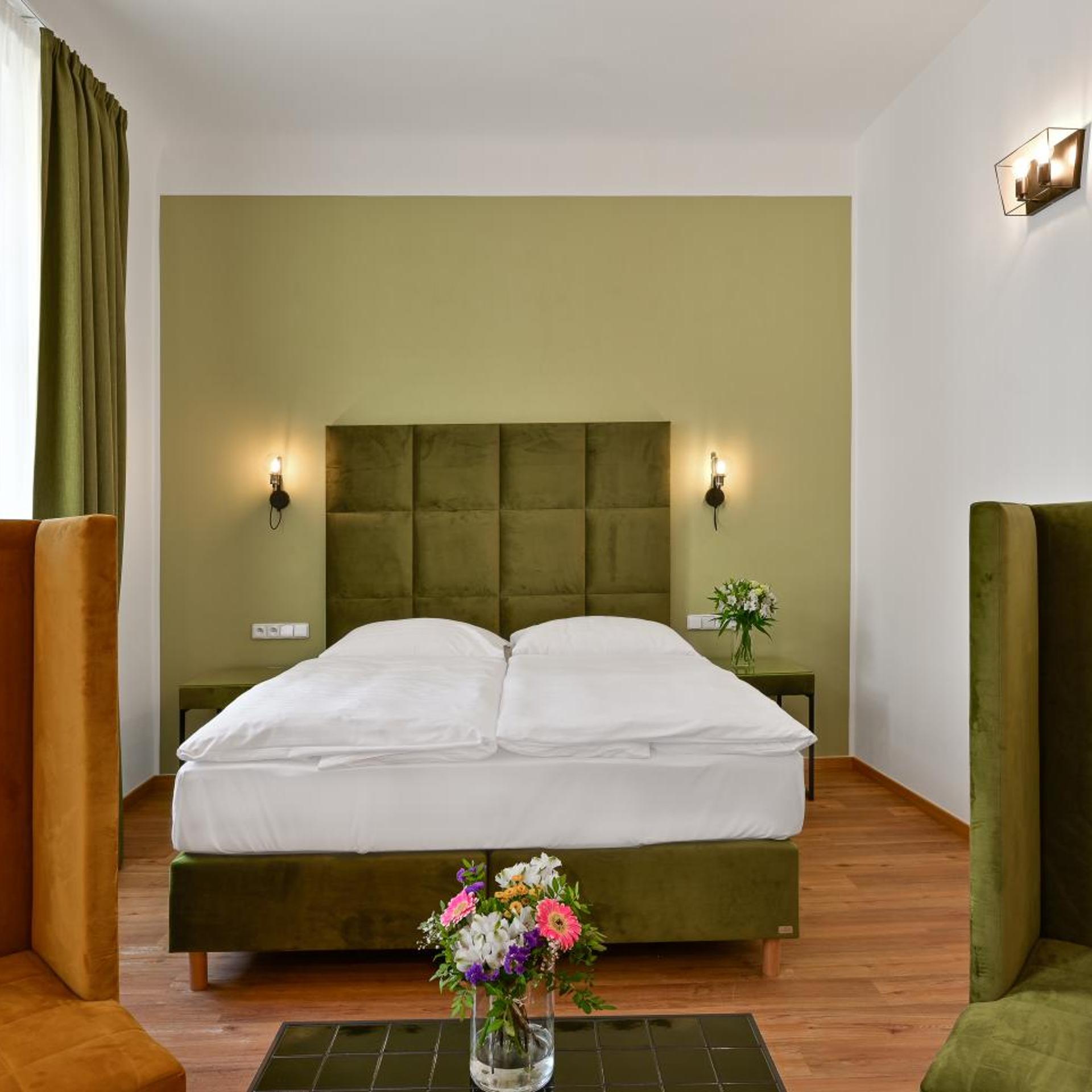 Comfort, Double Bed, Street View