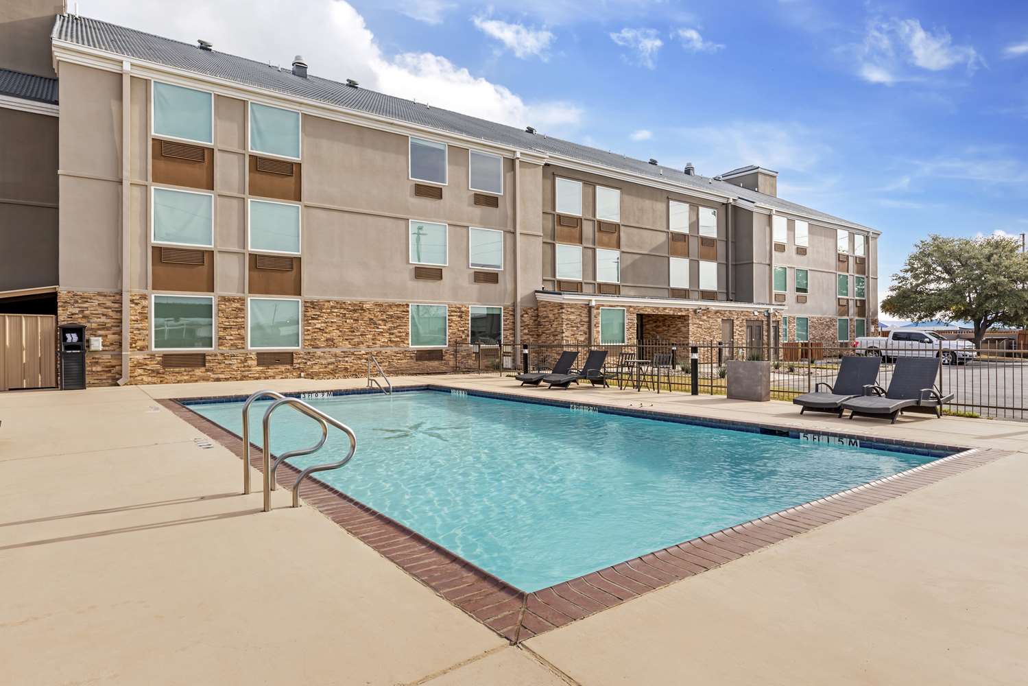 Best Western Plus Riata 1/14