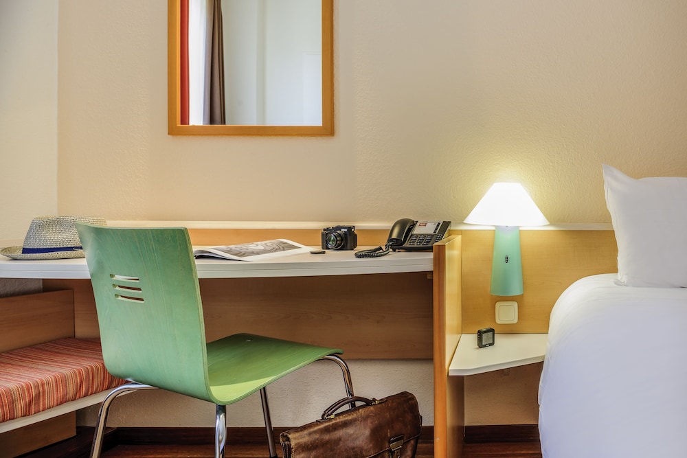 Ibis Barcelona Mollet 64/76