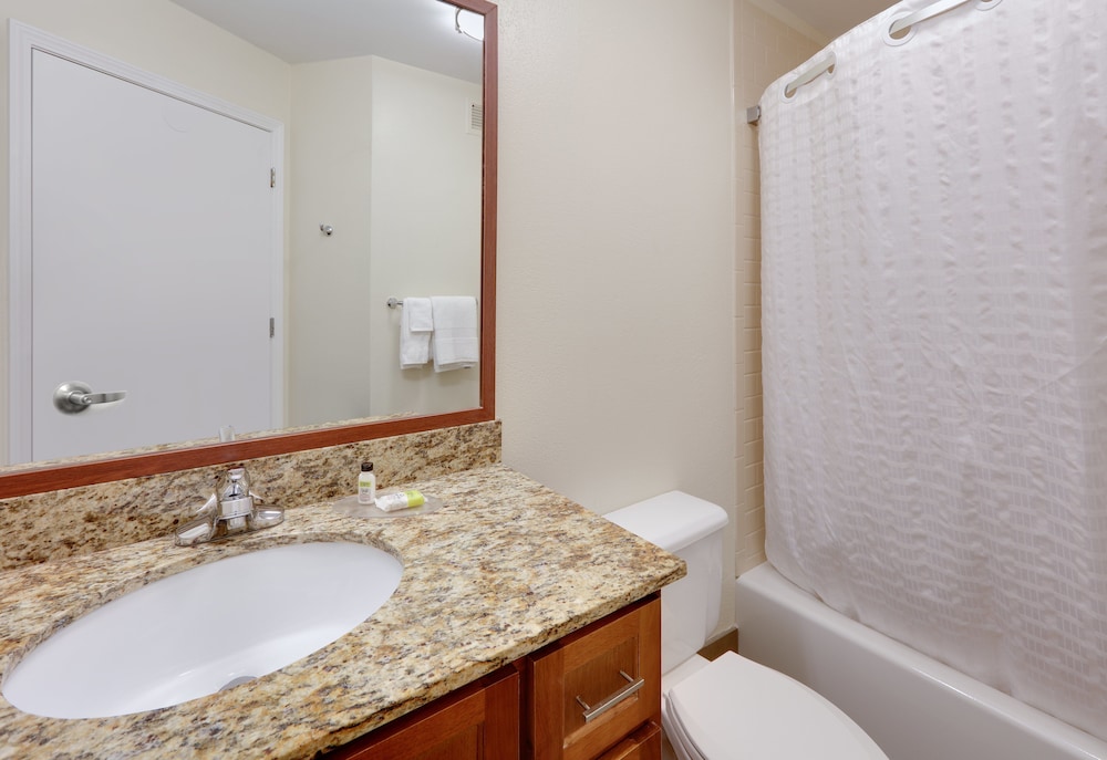 Candlewood Suites Salina 8/49