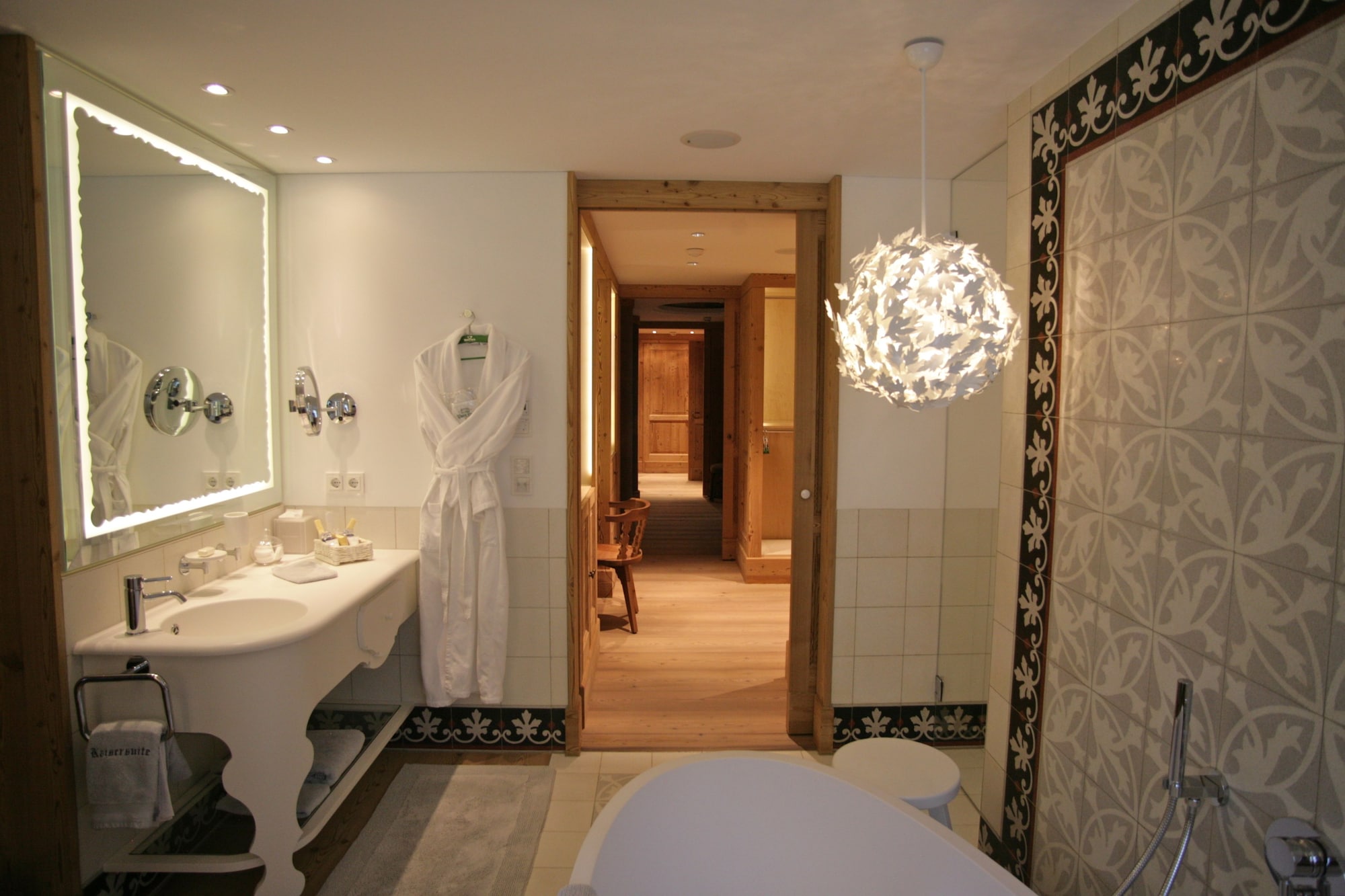 Suite, Double Bed, Valley View