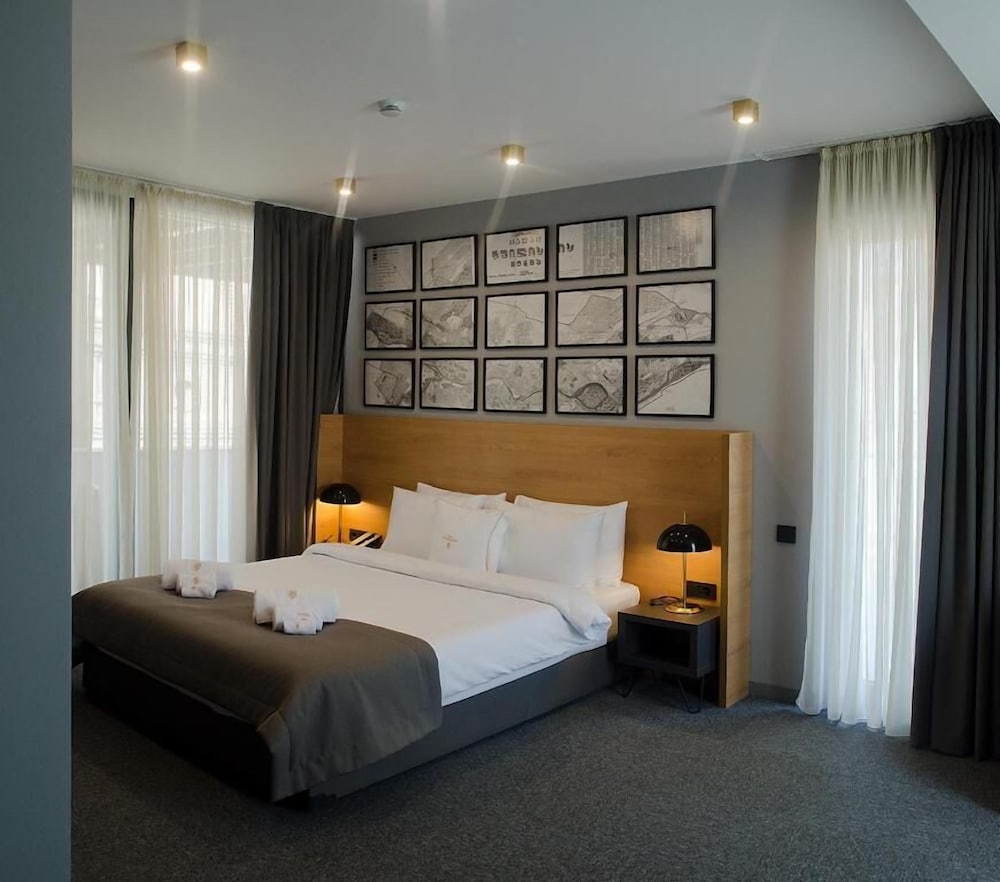 LUXURY, DOUBLE BED
