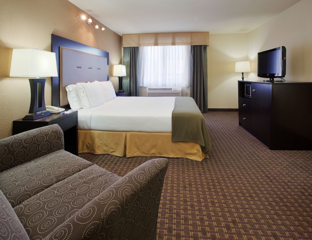 Holiday Inn Express Union City(San Jose) 22/59