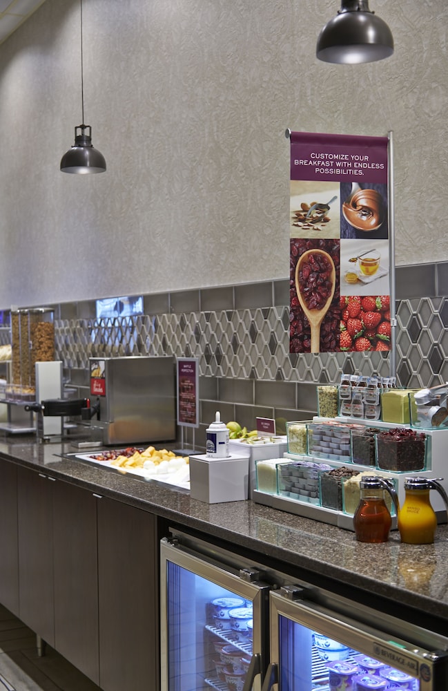 Residence Inn Milwaukee Downtown by Marriott 12/54