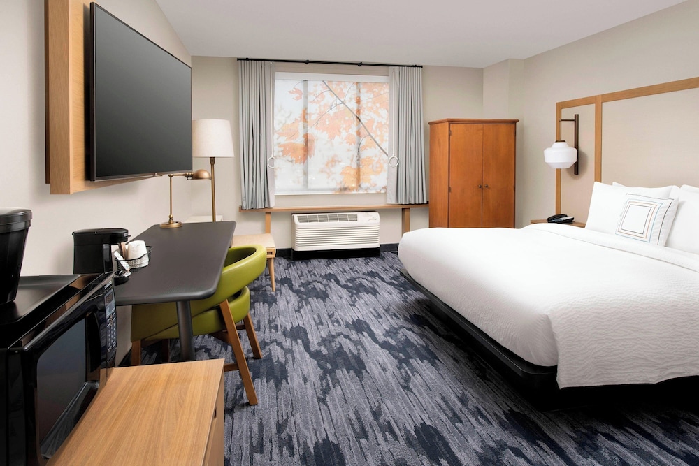 ROOM, KING BED, ACCESSIBLE