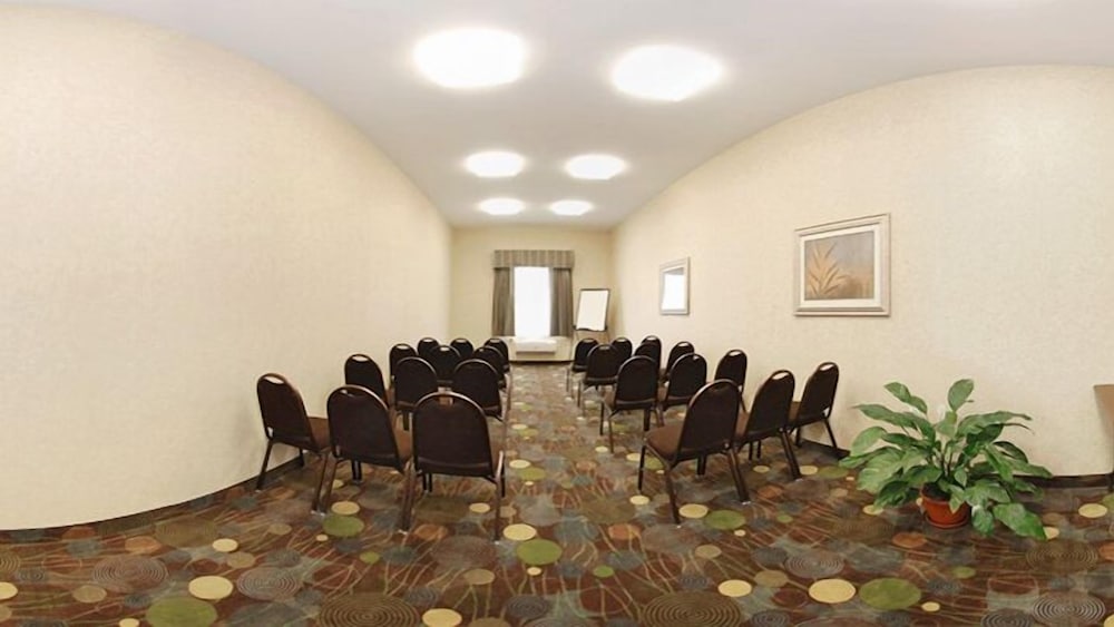 Comfort Inn & Suites Villa Rica, GA 39/47