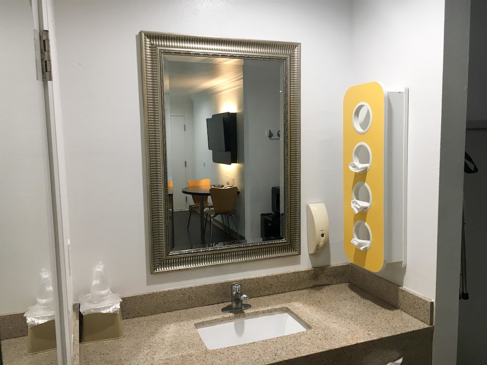 Motel6 Norwalk, CA 38/43