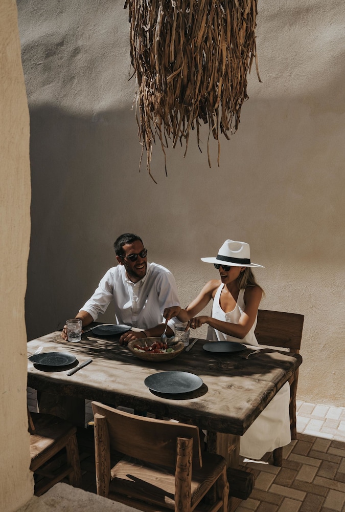Manili Boutique Suites & Villas 48/60