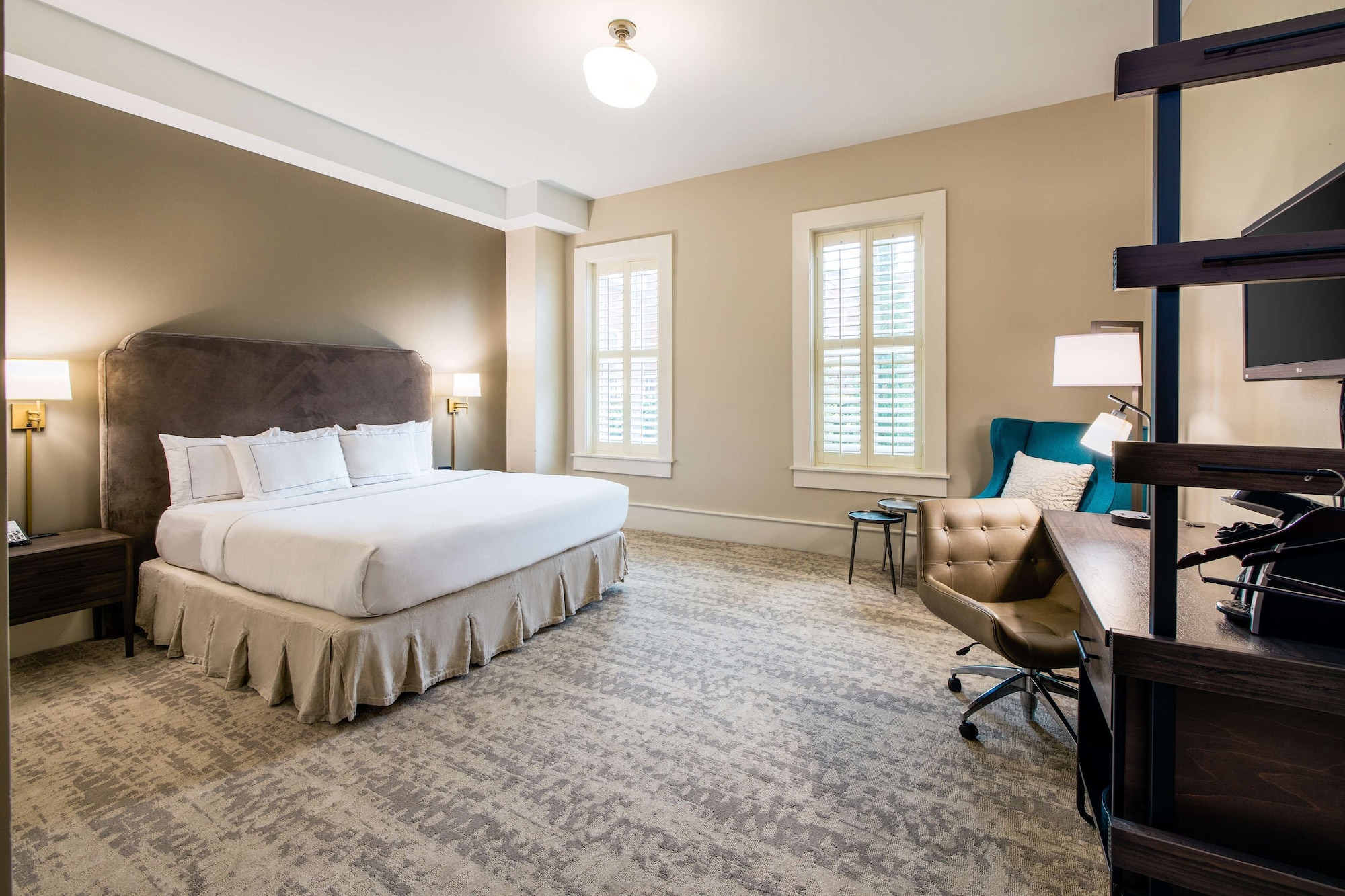 ROOM, KING BED, ACCESSIBLE